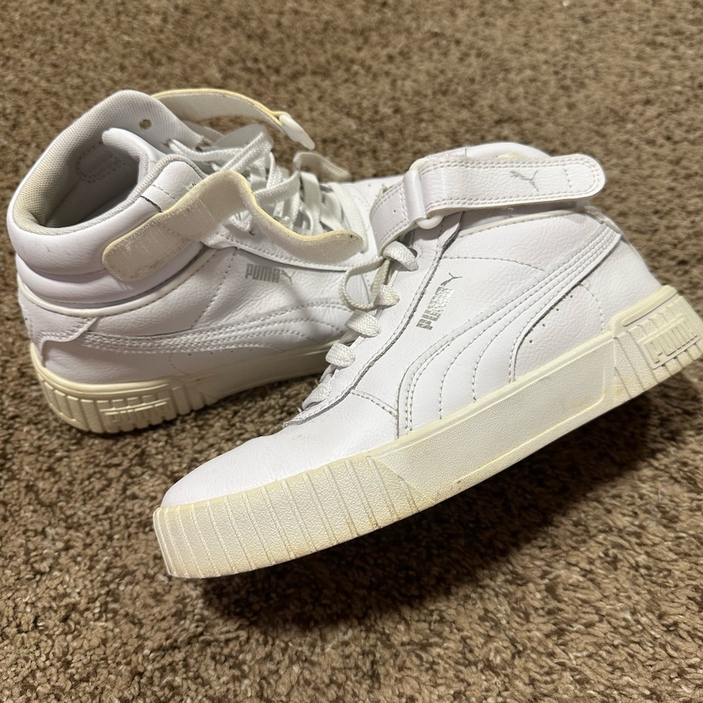 Women’s 7 puma high top white Carina velcro strap sneakers